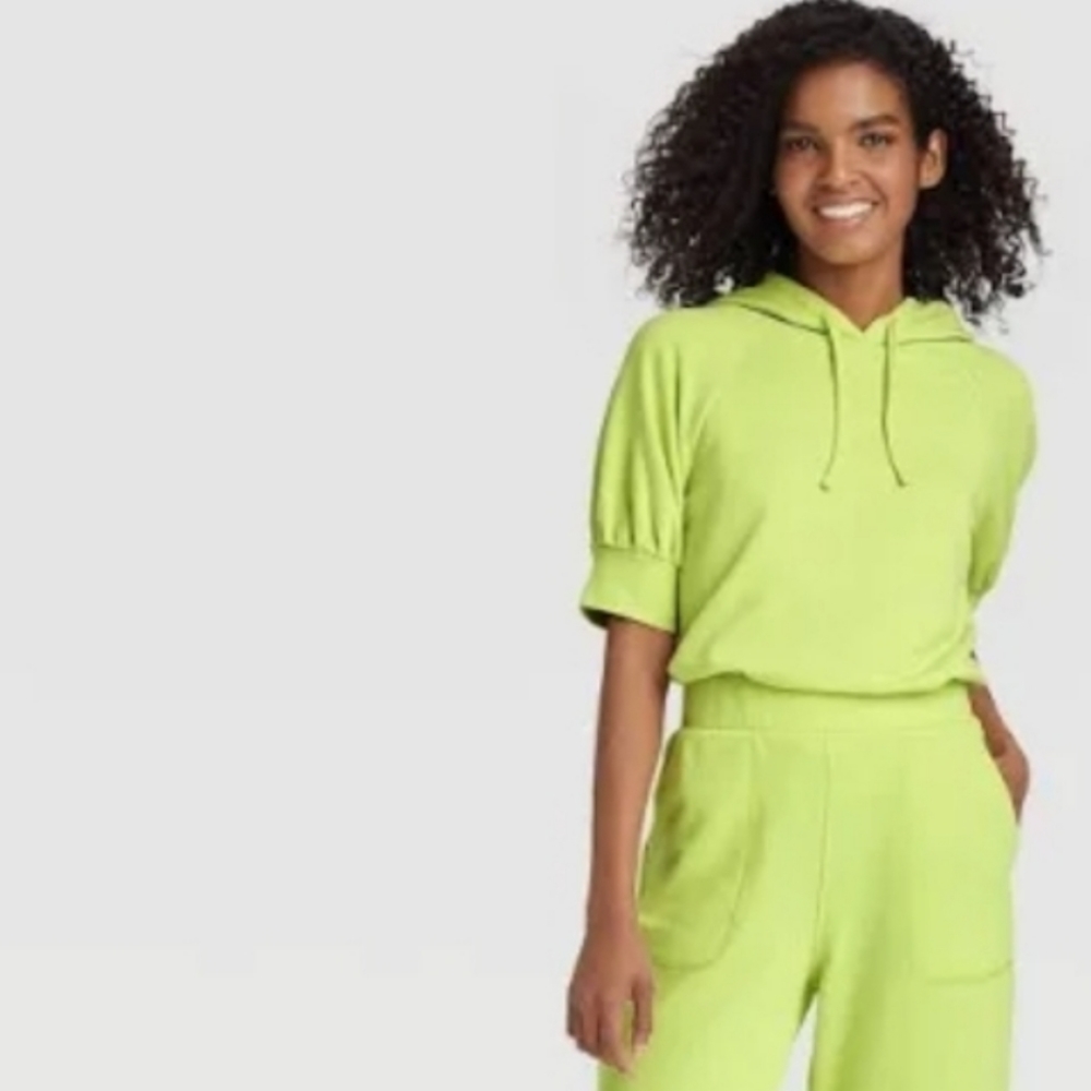 Terry cloth hooded short sleeve top with lounge pants